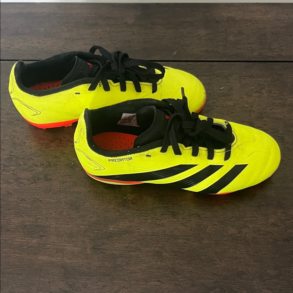 adidas Kids' Predator Soccer cleats - Yellow & Black